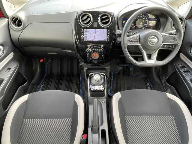 日産 ノート e－パワー X FOUR 新潟県 2019(平31)年 1.8万km ガーネットレッド 4WD/衝突軽減/全方位カメラ/純正ナビ/(AM/FM/CD/DVD/BT/フルセグ)/ETC2.0/インテリジェントルームミラー/ドライブレコーダー/コーナーセンサー/ステアリングスイッチ/AUTOライト/LEDヘッドライト/横滑り防止/プッシュスタート/スマートキー