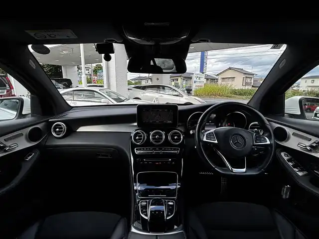 メルセデス・ベンツ ＧＬＣ２２０ d 4マチックスポーツ 熊本県 2020(令2)年 7.5万km ポーラホワイト ワンオーナー/純正ナビ/【Bluetooth/CD/AM/FM】/全周囲カメラ/バックカメラ/アダプティブクルーズコントロール/アクティブブレーキアシスト/アクティブステアリングアシスト/レーンキープアシスト/ブラインドスポットアシスト/コーナーセンサー/オートLEDヘッドライト/パドルシフト/ハーフレザーシート/前席シートヒーター/純正19インチAW/ウィンカーミラー/革巻きステアリング/ステアリングスイッチ/ドライブレコーダー/ETC2.0/スマートキー/プッシュスタート/純正フロアマット/保証書/スペアキー