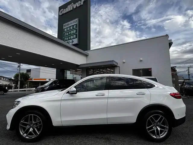 メルセデス・ベンツ ＧＬＣ２２０ d 4マチックスポーツ 熊本県 2020(令2)年 7.5万km ポーラホワイト ワンオーナー/純正ナビ/【Bluetooth/CD/AM/FM】/全周囲カメラ/バックカメラ/アダプティブクルーズコントロール/アクティブブレーキアシスト/アクティブステアリングアシスト/レーンキープアシスト/ブラインドスポットアシスト/コーナーセンサー/オートLEDヘッドライト/パドルシフト/ハーフレザーシート/前席シートヒーター/純正19インチAW/ウィンカーミラー/革巻きステアリング/ステアリングスイッチ/ドライブレコーダー/ETC2.0/スマートキー/プッシュスタート/純正フロアマット/保証書/スペアキー