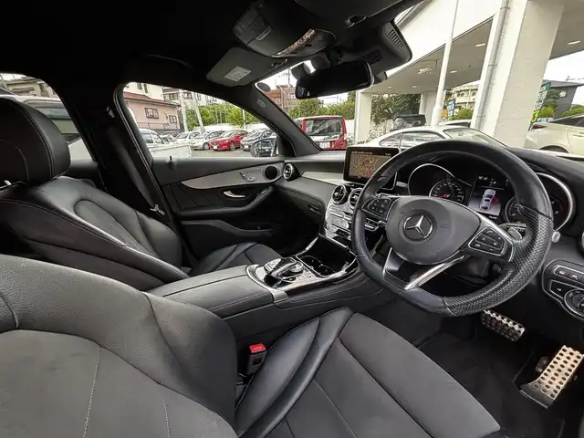 メルセデス・ベンツ ＧＬＣ２２０ d 4マチックスポーツ 熊本県 2020(令2)年 7.5万km ポーラホワイト ワンオーナー/純正ナビ/【Bluetooth/CD/AM/FM】/全周囲カメラ/バックカメラ/アダプティブクルーズコントロール/アクティブブレーキアシスト/アクティブステアリングアシスト/レーンキープアシスト/ブラインドスポットアシスト/コーナーセンサー/オートLEDヘッドライト/パドルシフト/ハーフレザーシート/前席シートヒーター/純正19インチAW/ウィンカーミラー/革巻きステアリング/ステアリングスイッチ/ドライブレコーダー/ETC2.0/スマートキー/プッシュスタート/純正フロアマット/保証書/スペアキー