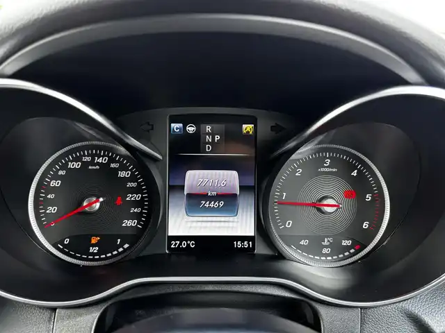 メルセデス・ベンツ ＧＬＣ２２０ d 4マチックスポーツ 熊本県 2020(令2)年 7.5万km ポーラホワイト ワンオーナー/純正ナビ/【Bluetooth/CD/AM/FM】/全周囲カメラ/バックカメラ/アダプティブクルーズコントロール/アクティブブレーキアシスト/アクティブステアリングアシスト/レーンキープアシスト/ブラインドスポットアシスト/コーナーセンサー/オートLEDヘッドライト/パドルシフト/ハーフレザーシート/前席シートヒーター/純正19インチAW/ウィンカーミラー/革巻きステアリング/ステアリングスイッチ/ドライブレコーダー/ETC2.0/スマートキー/プッシュスタート/純正フロアマット/保証書/スペアキー