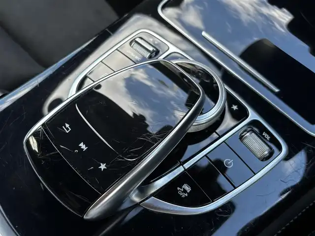 メルセデス・ベンツ ＧＬＣ２２０ d 4マチックスポーツ 熊本県 2020(令2)年 7.5万km ポーラホワイト ワンオーナー/純正ナビ/【Bluetooth/CD/AM/FM】/全周囲カメラ/バックカメラ/アダプティブクルーズコントロール/アクティブブレーキアシスト/アクティブステアリングアシスト/レーンキープアシスト/ブラインドスポットアシスト/コーナーセンサー/オートLEDヘッドライト/パドルシフト/ハーフレザーシート/前席シートヒーター/純正19インチAW/ウィンカーミラー/革巻きステアリング/ステアリングスイッチ/ドライブレコーダー/ETC2.0/スマートキー/プッシュスタート/純正フロアマット/保証書/スペアキー