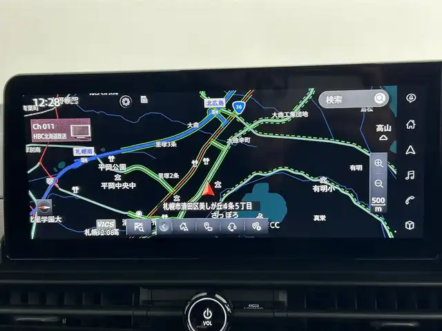 日産 セレナ e－4ORCE ハイウェイスターV 道央・札幌 2025(令7)年 0.1千km プリズムホワイト ・登録済未使用車/・4WD/・NissanConnectナビゲーション/・BT/HDMI/USB/フルセグ/・純正フリップダウンモニター/・インテリジェント アラウンドビューモニター/・インテリジェント ルームミラー/・ワイヤレス充電器/・ETC2.0ユニット（ビルトインタイプ）/・ドライブレコーダー（前後セット）/・プロパイロット（ナビリンク機能付）/・プロパイロット緊急停止支援システム（SOSコール機能付）/・レーンキープアシスト/・レーダークルーズコントロール/・BSM/・前後コーナーセンサー/・1・2列目シートヒーター/・ステアリングヒーター/・ヘッドランプ オートレベライザー/・アダプティブLEDヘッドライトシステム/・フォグランプ/・100V　AC電源/・2列目サンシェード/・保証書・取扱説明書/・スマートキー（スペア1本）