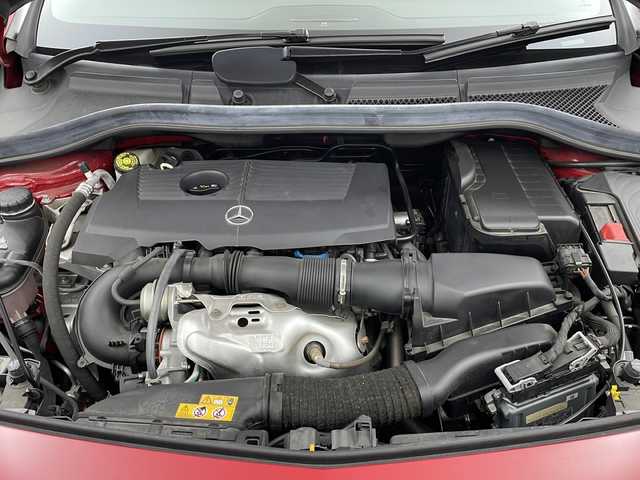 メルセデス・ベンツ Ｂ１８０ 栃木県 2018(平30)年 2.5万km ジュピターレッド レーダーセーフティパッケージ/・ブラインドスポットアシスト/・ディスタンスパイロット・ディストロニック/・プレセーフ/コマンドシステムナビ/フルセグTV/Bluetooth/USB/AM/FM/バックカメラ/ETC/コンビネーションシート(本革)/シートヒーター(D/N席)/パワーシート(D席)/パドルシフト/LEDヘッドライト/純正フロアマット/純正17インチアルミホイール