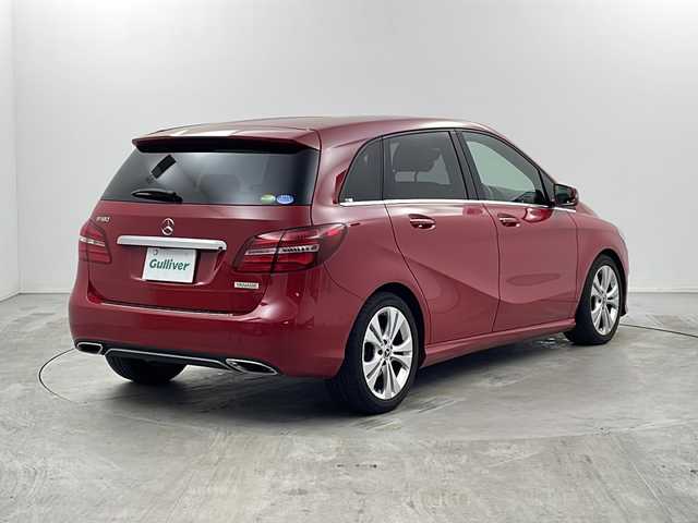 メルセデス・ベンツ Ｂ１８０ 栃木県 2018(平30)年 2.5万km ジュピターレッド レーダーセーフティパッケージ/・ブラインドスポットアシスト/・ディスタンスパイロット・ディストロニック/・プレセーフ/コマンドシステムナビ/フルセグTV/Bluetooth/USB/AM/FM/バックカメラ/ETC/コンビネーションシート(本革)/シートヒーター(D/N席)/パワーシート(D席)/パドルシフト/LEDヘッドライト/純正フロアマット/純正17インチアルミホイール