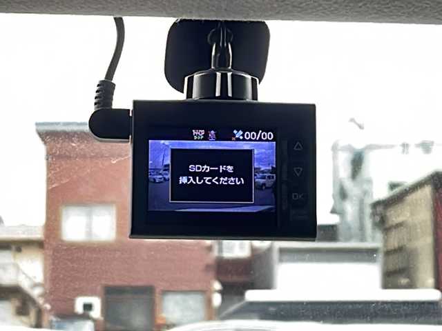 トヨタ ルーミー カスタムG 道北・旭川 2019(平31)年 4.7万km パールホワイトⅢ /４WD//禁煙車//寒冷地仕様//純正SDナビ/CD/DVD/SD/BT/TV//両側パワースライドドア//バックカメラ//スマートアシスト３/衝突回避支援ブレーキ/衝突警報機能/誤発進抑制機能/車線逸脱警報/先行車発進告知/オートハイビーム//純正エンジンスターター//社外ドライブレコーダー//ミラー型社外レーダー//アイドリングストップ//オートエアコン//フロントデアイサー//前席シートヒーター//革巻きステアリング//ステリングスイッチ//クルーズコントロール//オートライト//LEDヘッドライト//LEDフォグランプ//ミラーウィンカー//ドアバイザー//夏タイヤ積込み//スペアキー