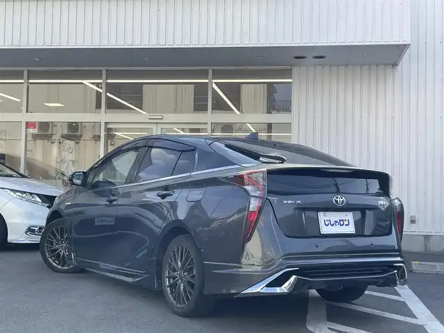 トヨタ プリウス A 大阪府 2016(平28)年 9.1万km グレーメタリック (株)IDOMが運営する【じしゃロン東大阪店】の自社ローン対象車両になります。こちらは現金ご利用時の価格です。/自社ローンご希望の方は別途その旨お申付け下さい。/モデリスタエアロ（フロント，サイド，リア）/純正9インチSDナビ【DSZT-YC4T】/　フルセグTV、CD、DVD、Bluetooth、SDREC/バックカメラ/前後コーナーセンサー/ブラインドスポットモニター/アダプティブクルーズコントロール/ヘッドアップディスプレイ/ビルトインETC/横滑り防止装置/衝突軽減システム/車線逸脱防止装置/スマートキー＆プッシュスタート/社外17インチAW/取説