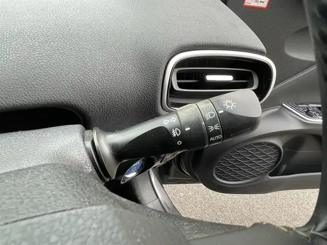 トヨタ プリウス A 大阪府 2016(平28)年 9.1万km グレーメタリック (株)IDOMが運営する【じしゃロン東大阪店】の自社ローン対象車両になります。こちらは現金ご利用時の価格です。/自社ローンご希望の方は別途その旨お申付け下さい。/モデリスタエアロ（フロント，サイド，リア）/純正9インチSDナビ【DSZT-YC4T】/　フルセグTV、CD、DVD、Bluetooth、SDREC/バックカメラ/前後コーナーセンサー/ブラインドスポットモニター/アダプティブクルーズコントロール/ヘッドアップディスプレイ/ビルトインETC/横滑り防止装置/衝突軽減システム/車線逸脱防止装置/スマートキー＆プッシュスタート/社外17インチAW/取説