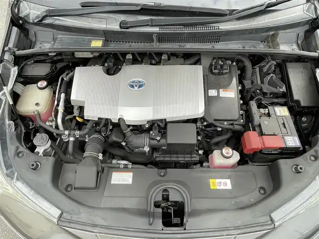 トヨタ プリウス A 大阪府 2016(平28)年 9.1万km グレーメタリック (株)IDOMが運営する【じしゃロン東大阪店】の自社ローン対象車両になります。こちらは現金ご利用時の価格です。/自社ローンご希望の方は別途その旨お申付け下さい。/モデリスタエアロ（フロント，サイド，リア）/純正9インチSDナビ【DSZT-YC4T】/　フルセグTV、CD、DVD、Bluetooth、SDREC/バックカメラ/前後コーナーセンサー/ブラインドスポットモニター/アダプティブクルーズコントロール/ヘッドアップディスプレイ/ビルトインETC/横滑り防止装置/衝突軽減システム/車線逸脱防止装置/スマートキー＆プッシュスタート/社外17インチAW/取説