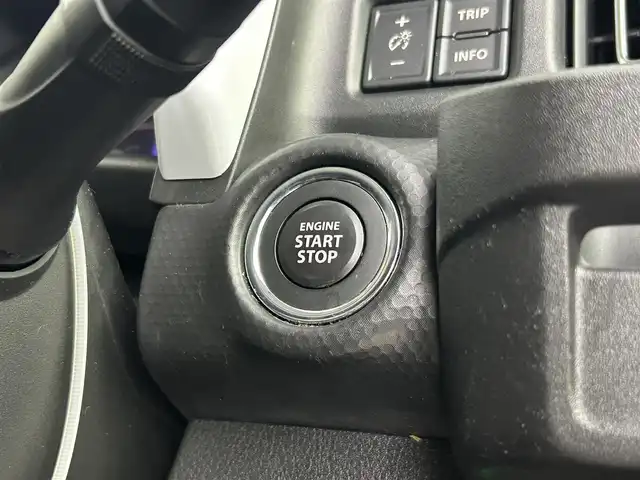 スズキ ハスラー HYBRID X 千葉県 2020(令2)年 4.6万km クールカーキPM 禁煙車/スズキレーダーブレーキサポート/・車線逸脱警報システム/・コーナーセンサー/純正９インチメモリナビ/・CD/DVD/USB/Bluetooth/フルセグTV/・ビルトインETC/・全方位カメラ/革巻きステアリング/・ステアリングスイッチ/DNシートヒーター/純正１５インチAW/電動格納ウインカーミラー/オートライト/・LEDヘッドライト/・LEDフォグランプ