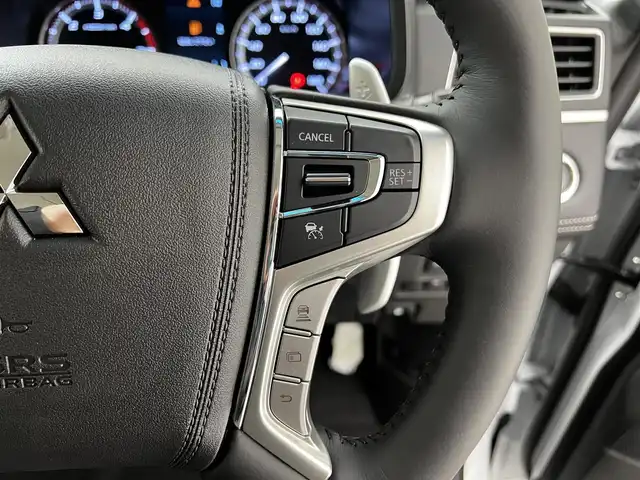 三菱 デリカＤ：５ シャモニー 滋賀県 2025(令7)年 0.1千km パールⅡ 登録済み未使用車/ALPINE製11インチナビ/全方位カメラ/両側パワースライドドア/ハーフレザーシート/追従クルーズコントロール/ブラインドスポットモニタリング/LEDヘッドライト/オートマチックハイビーム/D席パワーシート/D/Nシートヒーター/ステアリングヒーター/パワーバックドア/AC100V電源/電動パーキングブレーキ/オートブレーキホールド/パドルシフト/プッシュスタート/スマートキー/ステアリングリモコン