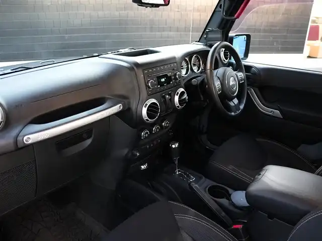 クライスラー・ジープ ジープ ラングラー サハラ 静岡県 2015(平27)年 5.9万km アンヴィル アンヴィルカラー/JAOS BATTLAZステンレスマフラー/JAOSマッドガード/社外エアクリーナー/社外インテークパイプ/背面タイヤ/ＲＡＮＣＨＯショックアブソーバ/社外バックカメラ/LEDヘッドライト/キーレス/ETC