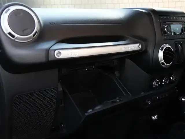 クライスラー・ジープ ジープ ラングラー サハラ 静岡県 2015(平27)年 5.9万km アンヴィル アンヴィルカラー/JAOS BATTLAZステンレスマフラー/JAOSマッドガード/社外エアクリーナー/社外インテークパイプ/背面タイヤ/ＲＡＮＣＨＯショックアブソーバ/社外バックカメラ/LEDヘッドライト/キーレス/ETC