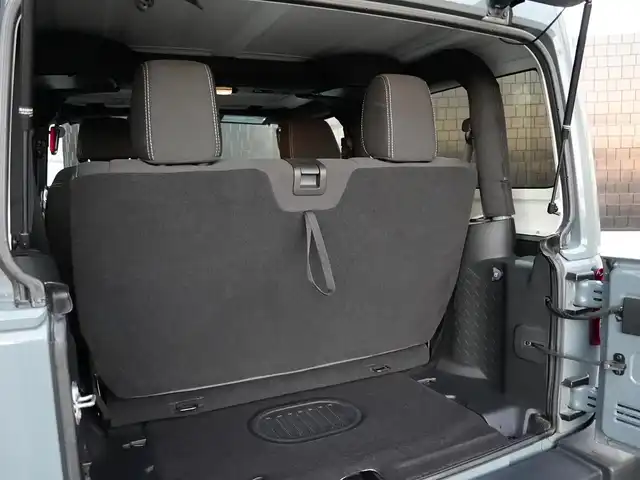 クライスラー・ジープ ジープ ラングラー サハラ 静岡県 2015(平27)年 5.9万km アンヴィル アンヴィルカラー/JAOS BATTLAZステンレスマフラー/JAOSマッドガード/社外エアクリーナー/社外インテークパイプ/背面タイヤ/ＲＡＮＣＨＯショックアブソーバ/社外バックカメラ/LEDヘッドライト/キーレス/ETC