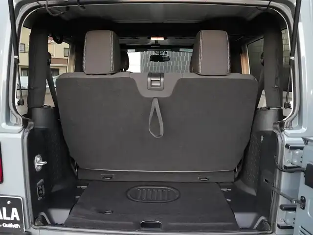 クライスラー・ジープ ジープ ラングラー サハラ 静岡県 2015(平27)年 5.9万km アンヴィル アンヴィルカラー/JAOS BATTLAZステンレスマフラー/JAOSマッドガード/社外エアクリーナー/社外インテークパイプ/背面タイヤ/ＲＡＮＣＨＯショックアブソーバ/社外バックカメラ/LEDヘッドライト/キーレス/ETC