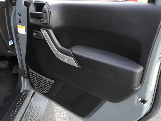 クライスラー・ジープ ジープ ラングラー サハラ 静岡県 2015(平27)年 5.9万km アンヴィル アンヴィルカラー/JAOS BATTLAZステンレスマフラー/JAOSマッドガード/社外エアクリーナー/社外インテークパイプ/背面タイヤ/ＲＡＮＣＨＯショックアブソーバ/社外バックカメラ/LEDヘッドライト/キーレス/ETC