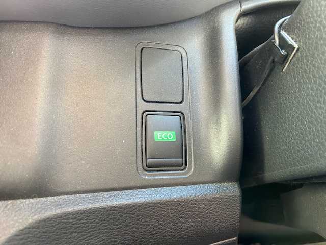 日産 セレナ ハイウェイスター V 東京都 2022(令4)年 1.7万km ブリリアントホワイトパール 2トーン 純正ナビ/(フルセグTV/Bluetooth/CD/DVD/Blu-ray/SD)/全方位カメラ/プロパイロット/両側パワースライドドア/ハンズフリーセンサー/フリップダウンモニター/ETC/ドライブレコーダー/車線逸脱防止支援システム/後側方衝突防止支援システム/エマージェンシーブレーキ/ブラインドスポットモニター/デジタルインナーミラー/スペアキー1本/後部座席テーブル/純正フロアマット/保証書/取扱説明書