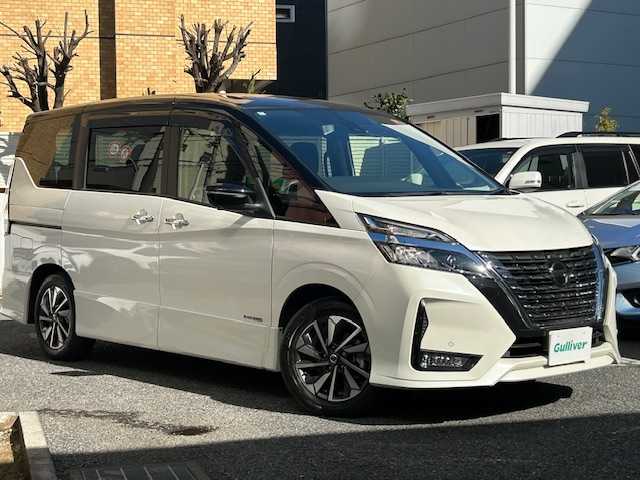 日産 セレナ ハイウェイスター V 東京都 2022(令4)年 1.7万km ブリリアントホワイトパール 2トーン 純正ナビ/(フルセグTV/Bluetooth/CD/DVD/Blu-ray/SD)/全方位カメラ/プロパイロット/両側パワースライドドア/ハンズフリーセンサー/フリップダウンモニター/ETC/ドライブレコーダー/車線逸脱防止支援システム/後側方衝突防止支援システム/エマージェンシーブレーキ/ブラインドスポットモニター/デジタルインナーミラー/スペアキー1本/後部座席テーブル/純正フロアマット/保証書/取扱説明書