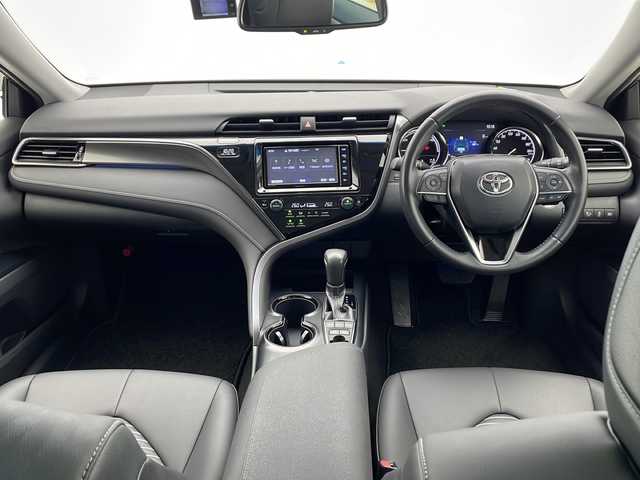 トヨタ カムリ WS 千葉県 2019(平31)年 1.2万km プラチナホワイトパールマイカ ブラインドスポットモニター/パドルシフト/純正ナビ（ＢＴ／ＤＶＤ／ＣＤ／ＴＶ）/ビルトインＥＴＣ/バックカメラ/レーンキープ/オートライト/オートハイビーム/ＬＥＤヘッドライト/プッシュスタート/スマートキー/ドライブレコーダー/ハーフレザーシート/純正AW