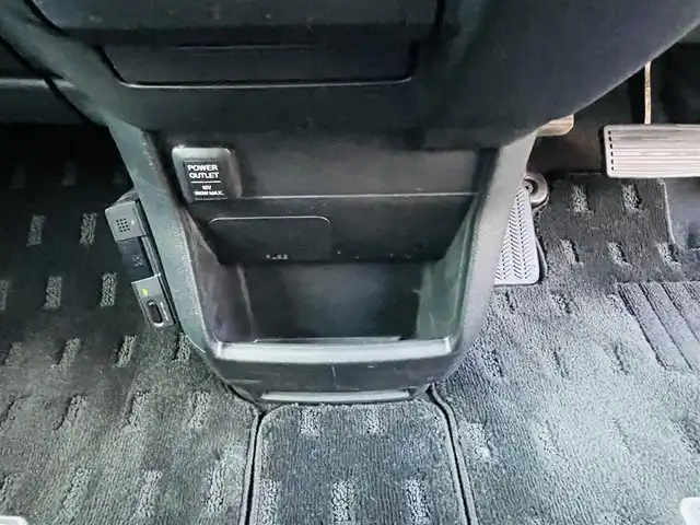 ホンダ ステップワゴン スパーダ S 岡山県 2014(平26)年 10万km プレミアムスパークルブラックパール (株)IDOMが運営する【じしゃロン岡山店】の自社ローン専用車両です。こちらは現金またはオートローンご利用時の価格です。 自社ローンご希望の方は別途その旨お申し付け下さい/・社外ナビゲーション/・バックカメラ/・片側電動スライドドア/・ＥＴＣ/・シートカバー