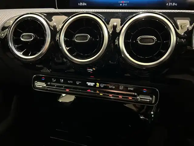 メルセデス・ベンツ Ａ１８０ スタイル AMGライン 愛知県 2019(令1)年 2.7万km ポーラホワイト ヘッドアップディスプレイ/ハーフレザーシート/レーダーセーフティーパッケージ/マルチビームLEDヘッドライト/ドライブレコーダー/MBUXナビ/360°カメラ/ETC