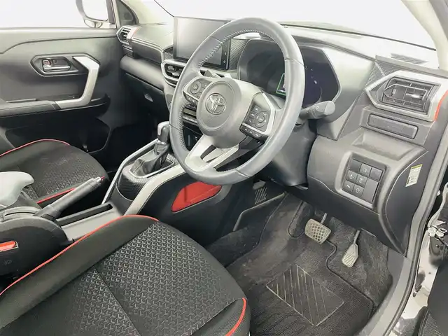 トヨタ ライズ Z 福島県 2020(令2)年 6.9万km ブラックマイカメタリック スマートアシスト/・衝突回避支援ブレーキ　/・機能衝突警告機能　/・全車速追従機能付ＡＣＣ/・レーンキープコントロール　/・車線逸脱警報機能　/・車線逸脱抑制制御機能　/・コーナーセンサー　/・パノラミックビューモニター/・アダプティブドライビングビーム/・標識認識機能/・先行車発進お知らせ機能/・誤発進抑制制御機能/・ふらつき警報/純正ディスプレイオーディオナビ/・Bluetooth/USB/AM・FM/applecarplay/・バックカメラ/・ETC/前後ドライブレコーダー/革巻きステアリング/・ステアリングスイッチ/シートヒーター/プッシュスタート/・スマートキー/・スペアキー/LEDライト/・フォグライト/・オートライト/純正フロアマット/ドアバイザー/電動格納ウィンカーミラー/・オートミラー