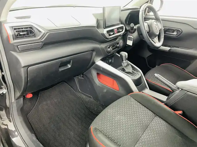 トヨタ ライズ Z 福島県 2020(令2)年 6.9万km ブラックマイカメタリック スマートアシスト/・衝突回避支援ブレーキ　/・機能衝突警告機能　/・全車速追従機能付ＡＣＣ/・レーンキープコントロール　/・車線逸脱警報機能　/・車線逸脱抑制制御機能　/・コーナーセンサー　/・パノラミックビューモニター/・アダプティブドライビングビーム/・標識認識機能/・先行車発進お知らせ機能/・誤発進抑制制御機能/・ふらつき警報/純正ディスプレイオーディオナビ/・Bluetooth/USB/AM・FM/applecarplay/・バックカメラ/・ETC/前後ドライブレコーダー/革巻きステアリング/・ステアリングスイッチ/シートヒーター/プッシュスタート/・スマートキー/・スペアキー/LEDライト/・フォグライト/・オートライト/純正フロアマット/ドアバイザー/電動格納ウィンカーミラー/・オートミラー