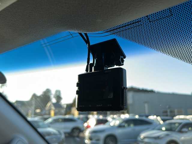 トヨタ ランドクルーザー プラド TX Lパッケージ 石川県 2022(令4)年 4.3万km ホワイトパールクリスタルシャイン サンルーフ/ベージュ革シート/メーカーOPナビ/全方位カメラ（フロント/サイド/リア）/プリクラッシュセーフティ/レーダークルーズコントロール/レーンキープアシスト/パーキングサポートブレーキ/社外足回り/・リフトアップ/ビルトインETC2.0/前後ドライブレコーダー/エアシート/シートヒーター/オートライト/オートハイビーム/LEDヘッドライト/プッシュスタート/ウッドコンビステアリング/ステアリングスイッチ/オートドアミラー/ウィンカーミラー/フロアマット/ドアバイザー