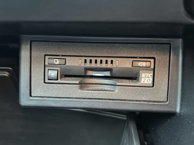 トヨタ ランドクルーザー プラド TX Lパッケージ 石川県 2022(令4)年 4.3万km ホワイトパールクリスタルシャイン サンルーフ/ベージュ革シート/メーカーOPナビ/全方位カメラ（フロント/サイド/リア）/プリクラッシュセーフティ/レーダークルーズコントロール/レーンキープアシスト/パーキングサポートブレーキ/社外足回り/・リフトアップ/ビルトインETC2.0/前後ドライブレコーダー/エアシート/シートヒーター/オートライト/オートハイビーム/LEDヘッドライト/プッシュスタート/ウッドコンビステアリング/ステアリングスイッチ/オートドアミラー/ウィンカーミラー/フロアマット/ドアバイザー