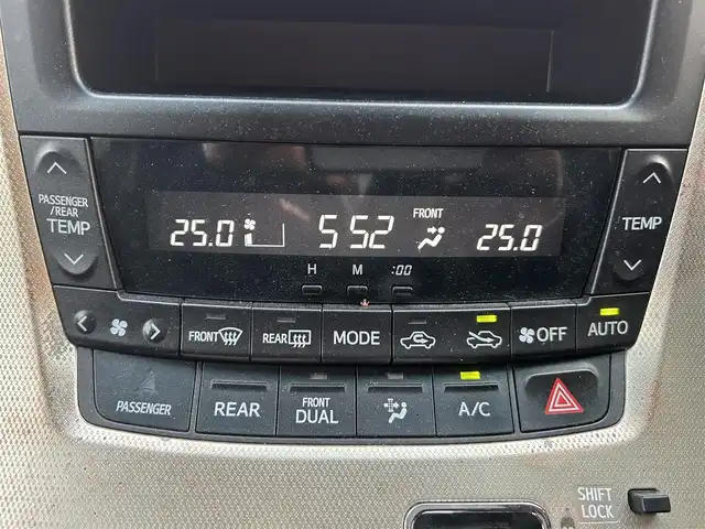 トヨタ ヴェルファイア 2．4Z プラチナセレⅡ ゴールド 和歌山県 2010(平22)年 13.4万km ブラック 純正7インチナビ/バックカメラ/ビルトインETC/前方ドライブレコーダー/両側パワースライド/前後コーナーセンサー/オットマン/オートライト/ツイーター（パイオニア）/電動リアゲート/フルオートパワーウィンドウ/ステアリングリモコン/オートワイパー/ドアバイザー/HIDヘッドライト/プッシュスタート