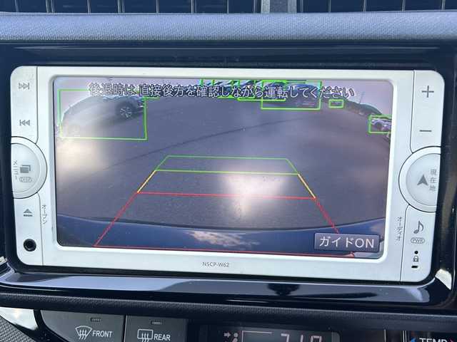 トヨタ アクア S 岡山県 2015(平27)年 8.9万km ブラックマイカ 純正ナビＮＳＣＰ－Ｗ６２　ＢＴ／ＣＤ／フルセグ　バックカメラ　シートヒーター　電格ミラー　オートエアコン　リモコンキー　ＬＥＤ　アイドリングストップ　横滑り防止　純正フロアマット　社外１５インチＡＷ