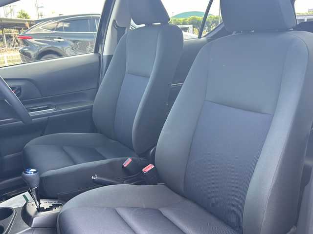 トヨタ アクア S 岡山県 2015(平27)年 8.9万km ブラックマイカ 純正ナビＮＳＣＰ－Ｗ６２　ＢＴ／ＣＤ／フルセグ　バックカメラ　シートヒーター　電格ミラー　オートエアコン　リモコンキー　ＬＥＤ　アイドリングストップ　横滑り防止　純正フロアマット　社外１５インチＡＷ