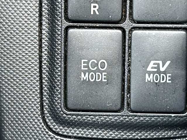 トヨタ アクア S 岡山県 2015(平27)年 8.9万km ブラックマイカ 純正ナビＮＳＣＰ－Ｗ６２　ＢＴ／ＣＤ／フルセグ　バックカメラ　シートヒーター　電格ミラー　オートエアコン　リモコンキー　ＬＥＤ　アイドリングストップ　横滑り防止　純正フロアマット　社外１５インチＡＷ