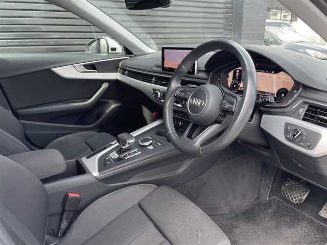アウディ Ａ４ アバント 1．4TFSIスポーツ 三重県 2018(平30)年 5.4万km グレイシアホワイトメタリック コンビニエンスＰＫＧ　/アシスタンスベーシックＰＫＧ　/ＡＣＣ　/パワーシート　/シートヒーター　/ＬＥＤライト　/バーチャルＣＰ　/アウディプレセンス　/純正１７ＡＷ　/純正ナビ　/バックカメラ　/純正前後ドラレコ/電動リアゲート