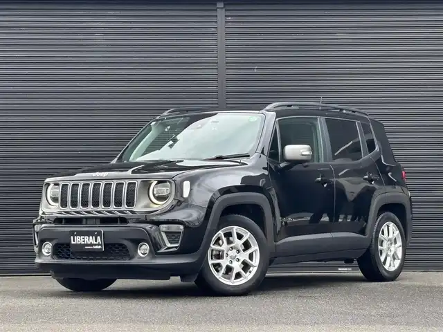 クライスラー・ジープ ジープ レネゲード リミテッド 山梨県 2019(平31)年 4.9万km 黒 後期型/黒革/ACC/純正メモリナビ/バックカメラ/パワーシート/前席シートヒーター/ステアリングヒーター/レーンキープ/衝突軽減ブレーキ/LEDヘッドライト/Bluetooth/USB/純正17インチAW/保証書/取扱説明書/スペアキー