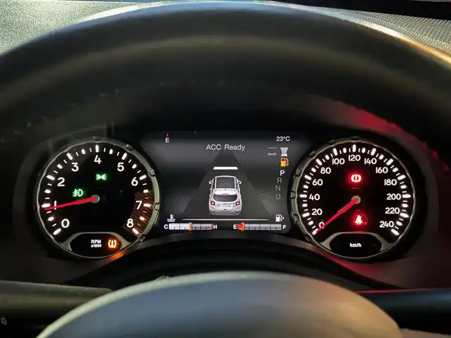 クライスラー・ジープ ジープ レネゲード リミテッド 山梨県 2019(平31)年 4.9万km 黒 後期型/黒革/ACC/純正メモリナビ/バックカメラ/パワーシート/前席シートヒーター/ステアリングヒーター/レーンキープ/衝突軽減ブレーキ/LEDヘッドライト/Bluetooth/USB/純正17インチAW/保証書/取扱説明書/スペアキー