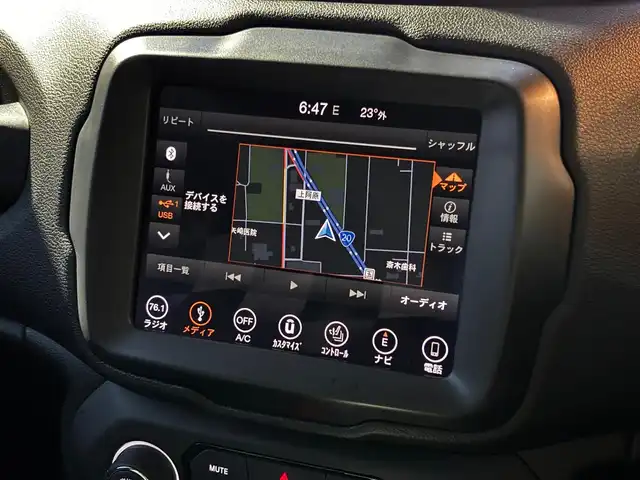 クライスラー・ジープ ジープ レネゲード リミテッド 山梨県 2019(平31)年 4.9万km 黒 後期型/黒革/ACC/純正メモリナビ/バックカメラ/パワーシート/前席シートヒーター/ステアリングヒーター/レーンキープ/衝突軽減ブレーキ/LEDヘッドライト/Bluetooth/USB/純正17インチAW/保証書/取扱説明書/スペアキー