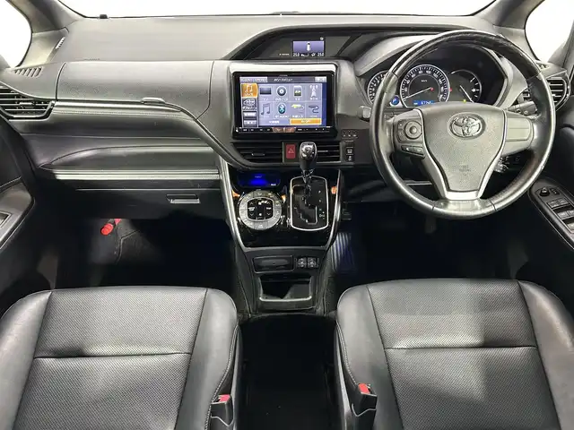 トヨタ エスクァイア Gi 大阪府 2016(平28)年 6.8万km スパークリングブラックパールクリスタルシャイン ＡＬＰＩＮＥナビ（フルセグＴＶ／ＤＶＤ／ＣＤ／Ｂｌｕｅｔｏｏｔｈ）　フリップダウンモニター　両側電動ドア　衝突軽減　レーンアシスト　クルコン　シートーヒーター　ＥＴＣ　オートハイビーム