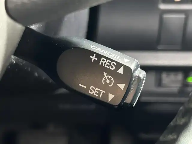 トヨタ エスクァイア Gi 大阪府 2016(平28)年 6.8万km スパークリングブラックパールクリスタルシャイン ＡＬＰＩＮＥナビ（フルセグＴＶ／ＤＶＤ／ＣＤ／Ｂｌｕｅｔｏｏｔｈ）　フリップダウンモニター　両側電動ドア　衝突軽減　レーンアシスト　クルコン　シートーヒーター　ＥＴＣ　オートハイビーム