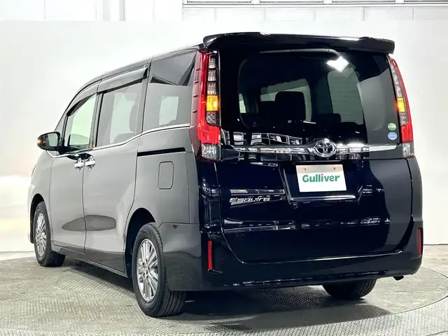 トヨタ エスクァイア Gi 大阪府 2016(平28)年 6.8万km スパークリングブラックパールクリスタルシャイン ＡＬＰＩＮＥナビ（フルセグＴＶ／ＤＶＤ／ＣＤ／Ｂｌｕｅｔｏｏｔｈ）　フリップダウンモニター　両側電動ドア　衝突軽減　レーンアシスト　クルコン　シートーヒーター　ＥＴＣ　オートハイビーム