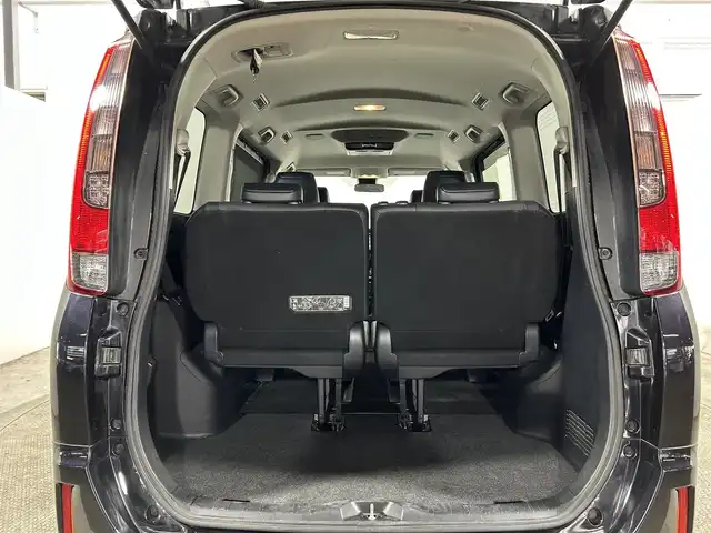 トヨタ エスクァイア Gi 大阪府 2016(平28)年 6.8万km スパークリングブラックパールクリスタルシャイン ＡＬＰＩＮＥナビ（フルセグＴＶ／ＤＶＤ／ＣＤ／Ｂｌｕｅｔｏｏｔｈ）　フリップダウンモニター　両側電動ドア　衝突軽減　レーンアシスト　クルコン　シートーヒーター　ＥＴＣ　オートハイビーム