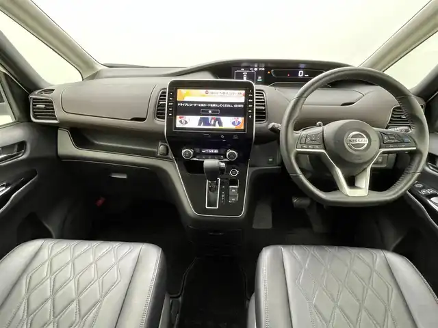 日産 セレナ ハイウェイスター G 熊本県 2020(令2)年 3.2万km ブリリアントホワイトパール 純正10インチナビ（ＣＤ・ＤＶＤ・フルセグ・ＢＴ）/全周囲カメラ　/ビルトインＥＴＣ　/純正前方ドライブレコーダー　/純正11インチフリップダウンモニター/両側パワースライドドア　/前後クリアランスソナー　/プロパイロット　/エマージェンシーブレーキ/ブラインドスポットモニター/レーンキープアシスト/標識認識機能/ふらつき警報機能/横滑り防止/アイドリングストップ/電動パーキングブレーキ/ブレーキホールド/純正フロアマット/純正１６インチAW/オートライト/LEDヘッドライト/スマートキー/プッシュスタート/スペアキー1本/