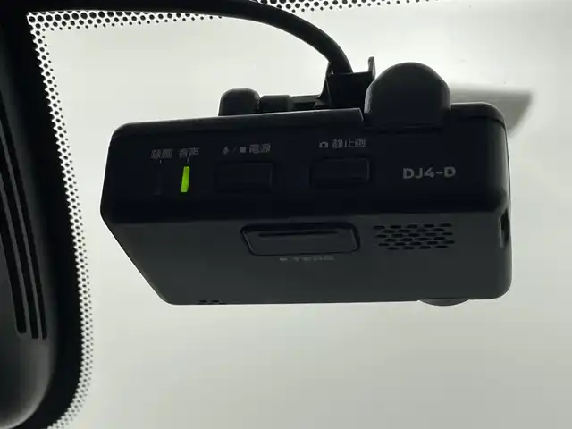 日産 セレナ ハイウェイスター G 熊本県 2020(令2)年 3.2万km ブリリアントホワイトパール 純正10インチナビ（ＣＤ・ＤＶＤ・フルセグ・ＢＴ）/全周囲カメラ　/ビルトインＥＴＣ　/純正前方ドライブレコーダー　/純正11インチフリップダウンモニター/両側パワースライドドア　/前後クリアランスソナー　/プロパイロット　/エマージェンシーブレーキ/ブラインドスポットモニター/レーンキープアシスト/標識認識機能/ふらつき警報機能/横滑り防止/アイドリングストップ/電動パーキングブレーキ/ブレーキホールド/純正フロアマット/純正１６インチAW/オートライト/LEDヘッドライト/スマートキー/プッシュスタート/スペアキー1本/