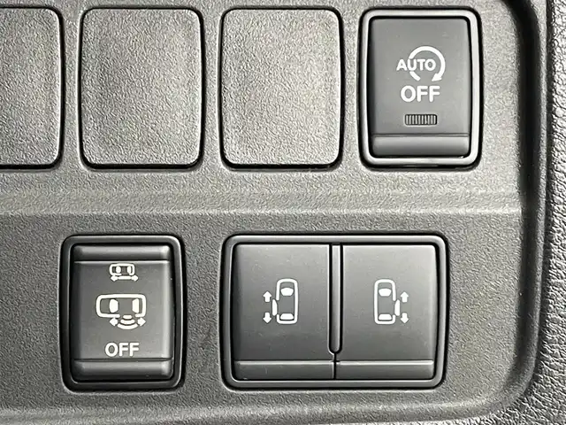 日産 セレナ ハイウェイスター G 熊本県 2020(令2)年 3.2万km ブリリアントホワイトパール 純正10インチナビ（ＣＤ・ＤＶＤ・フルセグ・ＢＴ）/全周囲カメラ　/ビルトインＥＴＣ　/純正前方ドライブレコーダー　/純正11インチフリップダウンモニター/両側パワースライドドア　/前後クリアランスソナー　/プロパイロット　/エマージェンシーブレーキ/ブラインドスポットモニター/レーンキープアシスト/標識認識機能/ふらつき警報機能/横滑り防止/アイドリングストップ/電動パーキングブレーキ/ブレーキホールド/純正フロアマット/純正１６インチAW/オートライト/LEDヘッドライト/スマートキー/プッシュスタート/スペアキー1本/