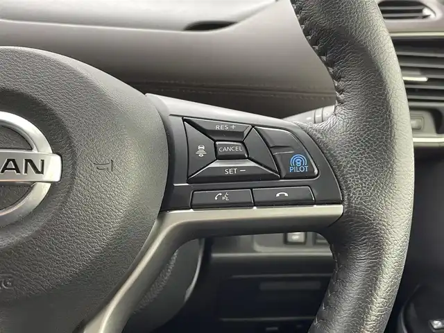 日産 セレナ ハイウェイスター G 熊本県 2020(令2)年 3.2万km ブリリアントホワイトパール 純正10インチナビ（ＣＤ・ＤＶＤ・フルセグ・ＢＴ）/全周囲カメラ　/ビルトインＥＴＣ　/純正前方ドライブレコーダー　/純正11インチフリップダウンモニター/両側パワースライドドア　/前後クリアランスソナー　/プロパイロット　/エマージェンシーブレーキ/ブラインドスポットモニター/レーンキープアシスト/標識認識機能/ふらつき警報機能/横滑り防止/アイドリングストップ/電動パーキングブレーキ/ブレーキホールド/純正フロアマット/純正１６インチAW/オートライト/LEDヘッドライト/スマートキー/プッシュスタート/スペアキー1本/