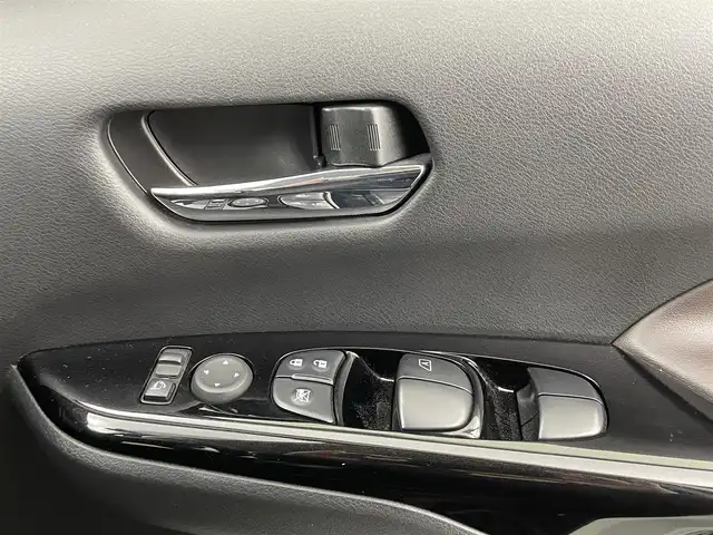 日産 セレナ ハイウェイスター G 熊本県 2020(令2)年 3.2万km ブリリアントホワイトパール 純正10インチナビ（ＣＤ・ＤＶＤ・フルセグ・ＢＴ）/全周囲カメラ　/ビルトインＥＴＣ　/純正前方ドライブレコーダー　/純正11インチフリップダウンモニター/両側パワースライドドア　/前後クリアランスソナー　/プロパイロット　/エマージェンシーブレーキ/ブラインドスポットモニター/レーンキープアシスト/標識認識機能/ふらつき警報機能/横滑り防止/アイドリングストップ/電動パーキングブレーキ/ブレーキホールド/純正フロアマット/純正１６インチAW/オートライト/LEDヘッドライト/スマートキー/プッシュスタート/スペアキー1本/