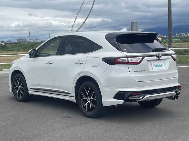 トヨタ ハリアー プレミアム スタイルノアール 佐賀県 2020(令2)年 7.1万km ホワイトパールクリスタルシャイン TRDエアロ/TRDマフラー/ALPINE10型ナビゲーション/・フルセグTV/CD/DVD/Bluetooth/バックカメラ/クリアランスソナー/USBポート/HDMI/電動リアゲート/オートホールド/電子パーキング/ドライブレコーダー/ETC/トヨタセーフティーセンス/・プリクラッシュセーフティ/・レーンディパーチャーアラート/・オートマチックハイビーム/・レーダークルーズコントロール/純正LEDヘッドライト/純正18インチアルミホイール