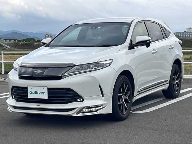 トヨタ ハリアー プレミアム スタイルノアール 佐賀県 2020(令2)年 7.1万km ホワイトパールクリスタルシャイン TRDエアロ/TRDマフラー/ALPINE10型ナビゲーション/・フルセグTV/CD/DVD/Bluetooth/バックカメラ/クリアランスソナー/USBポート/HDMI/電動リアゲート/オートホールド/電子パーキング/ドライブレコーダー/ETC/トヨタセーフティーセンス/・プリクラッシュセーフティ/・レーンディパーチャーアラート/・オートマチックハイビーム/・レーダークルーズコントロール/純正LEDヘッドライト/純正18インチアルミホイール
