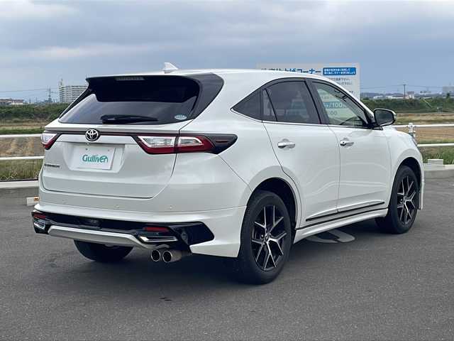 トヨタ ハリアー プレミアム スタイルノアール 佐賀県 2020(令2)年 7.1万km ホワイトパールクリスタルシャイン TRDエアロ/TRDマフラー/ALPINE10型ナビゲーション/・フルセグTV/CD/DVD/Bluetooth/バックカメラ/クリアランスソナー/USBポート/HDMI/電動リアゲート/オートホールド/電子パーキング/ドライブレコーダー/ETC/トヨタセーフティーセンス/・プリクラッシュセーフティ/・レーンディパーチャーアラート/・オートマチックハイビーム/・レーダークルーズコントロール/純正LEDヘッドライト/純正18インチアルミホイール