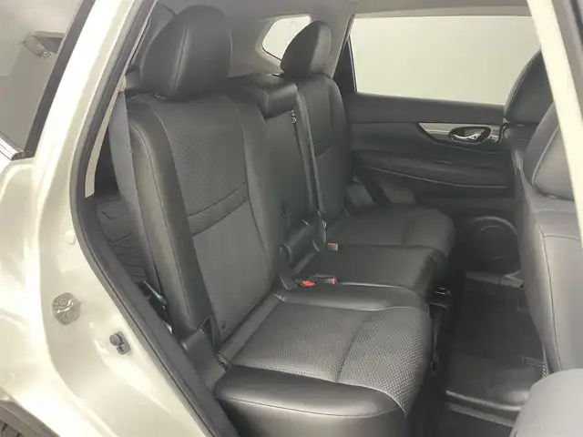 日産 エクストレイル 20Xi 岡山県 2018(平30)年 5.3万km ブリリアントホワイトパール 純正９インチナビ/（CD/DVD/フルセグ/USB/Carplay/AUX）/プロパイロット/衝突軽減ブレーキ/アラウンドビューモニター/コーナーセンサー/レーンキープアシスト/踏み間違い防止/ビルトインＥＴＣ/ＬＥＤヘッドライト/オートライト/オートハイビーム/フォグランプ/ブラインドスポットモニター/デジタルインナーミラー/ドライブレコーダー/オートブレーキホールド/ルーフレール/純正フロアマット/純正18インチAW/電動リアゲート/プッシュスタート/ISOFIX/ステアリングスイッチ/シートリフター/ウインカーミラー/ドアバイザー/スマートキー×２/取扱説明書